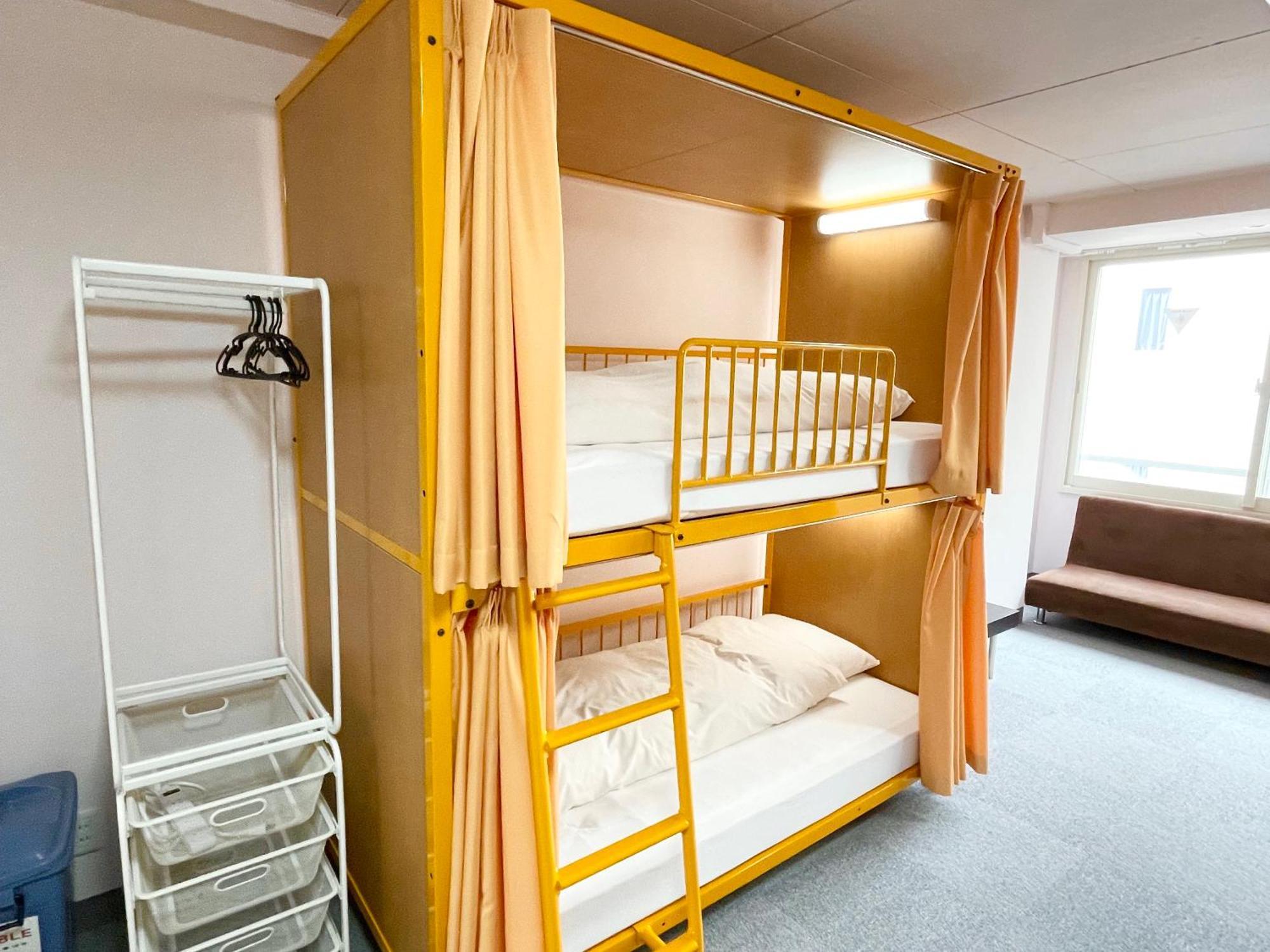 Apartment Room Kitchen 3 Bunk-Beds